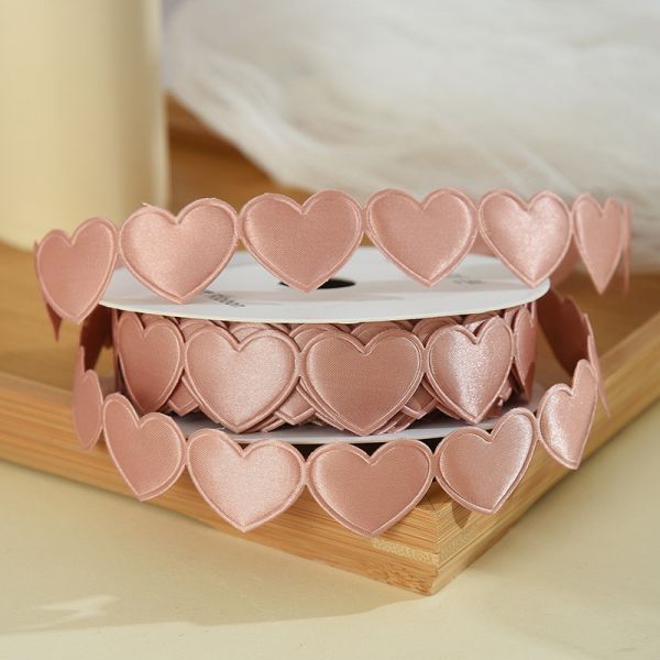 1.5cm*9m 2.5cm*9m Heart Shape Valentine's Day Polyester Gift Ribbon For Luxury Gift Packaging