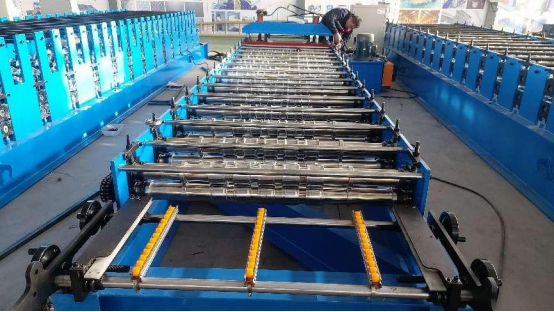 36 Inch Wide Interconnected Metal Panels Forming Machine Best Choice For PBR Panel Metal Roofing