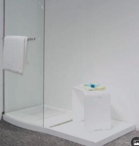 Wholesale Solid Surface Stone Resin Shower Tray Durable Scratch Resistant from china suppliers